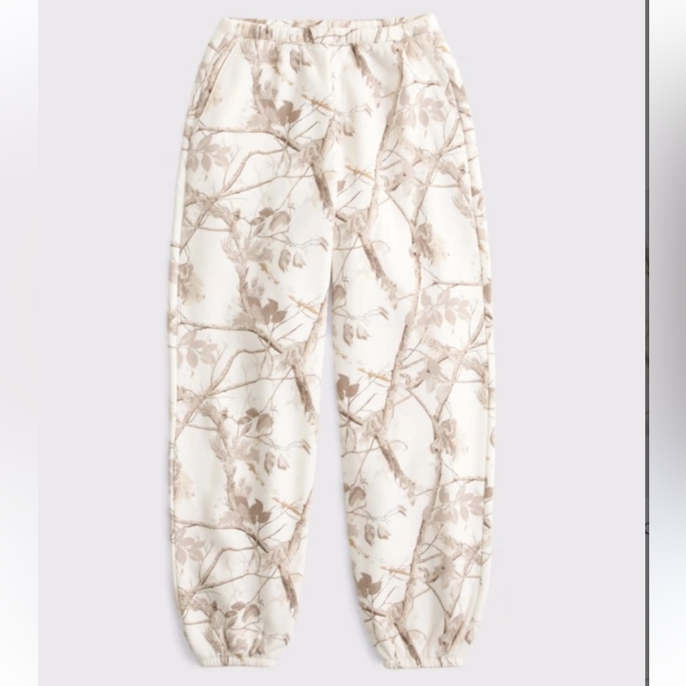 NEW NWT Abercrombie & Fitch High Rise Sunday Baggy Sweatpants Jogger Medium Camo